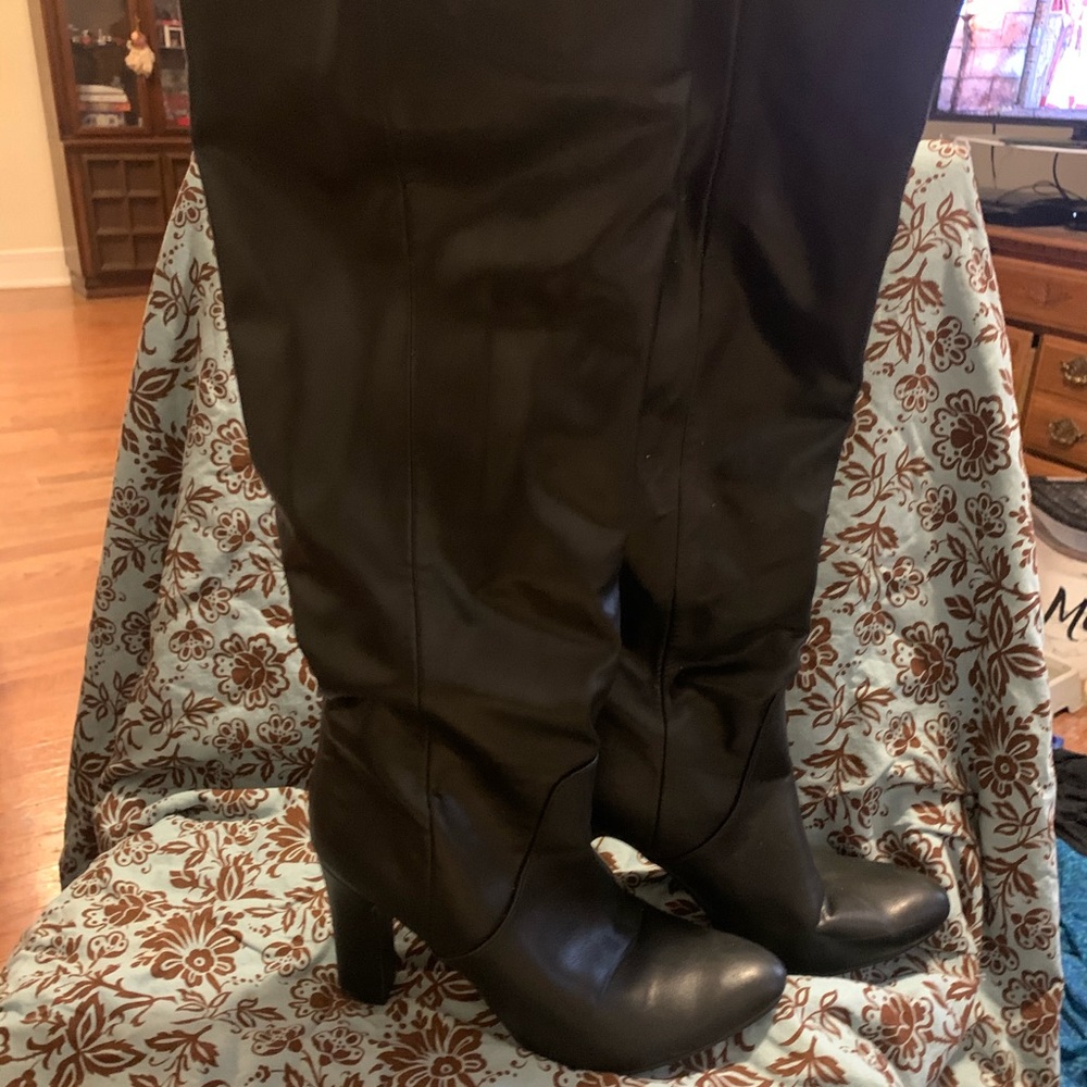 Black boots